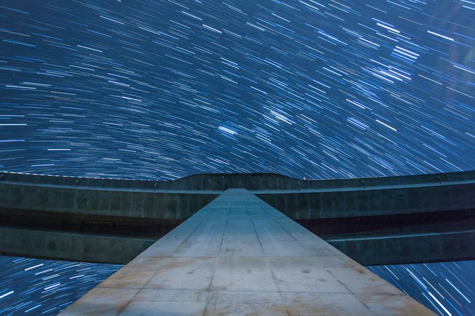 32 frames for a total of 16 minutes. Shot at f/4, ISO 1600, 30 seconds.